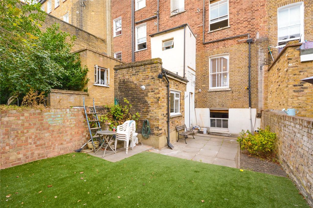 Property photo 2 of 12