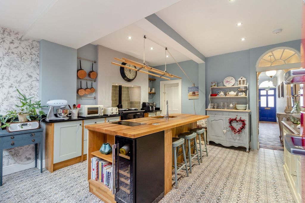 Property photo 2 of 28 P042464_02.Jpg