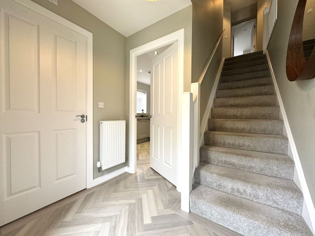 Property photo 3 of 31 3d6E4F92-6c85-41dc-974d-8826E6c45Fc0