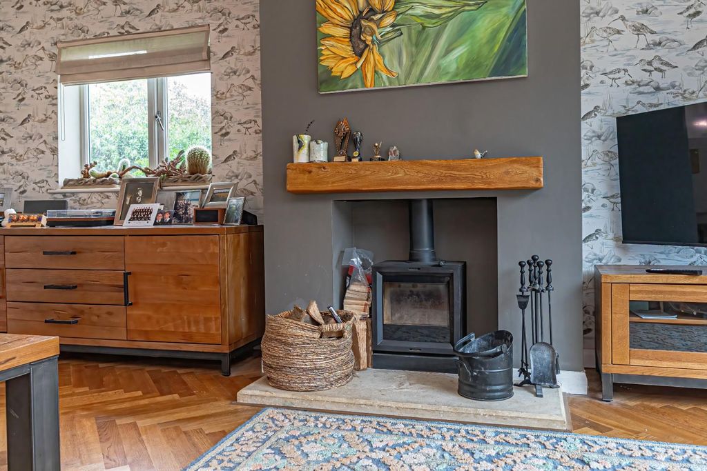 Property photo 3 of 21