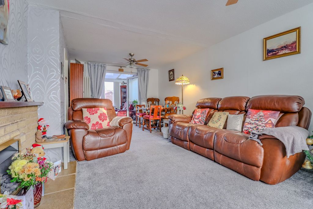 Property photo 2 of 15