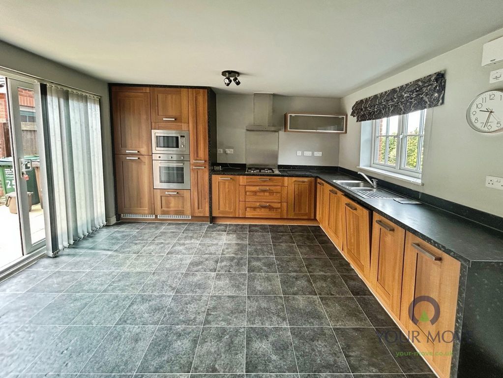 Property photo 2 of 19 Kitchen