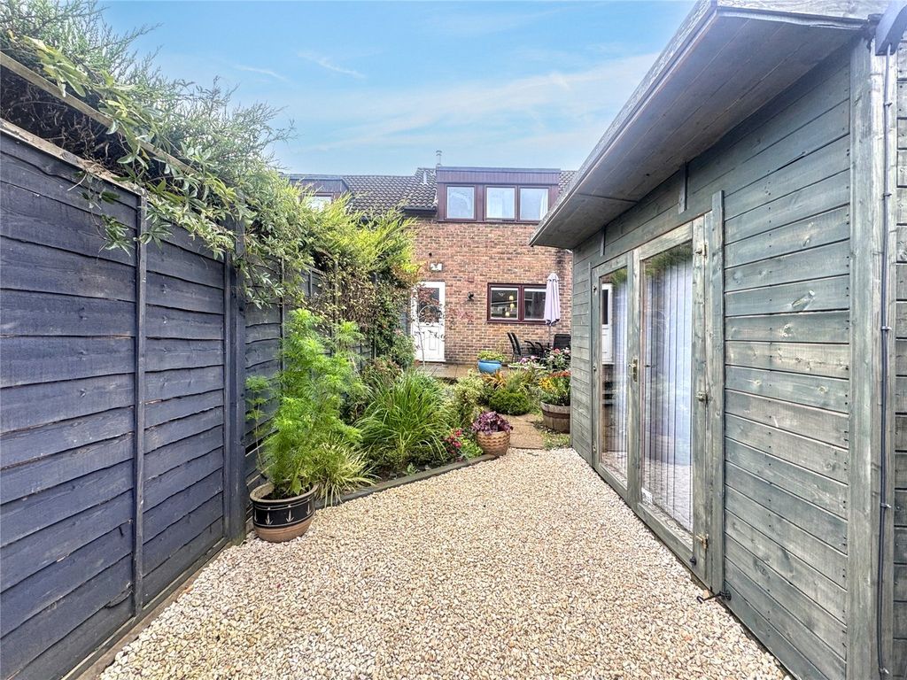 Property photo 2 of 13 Picture No. 21