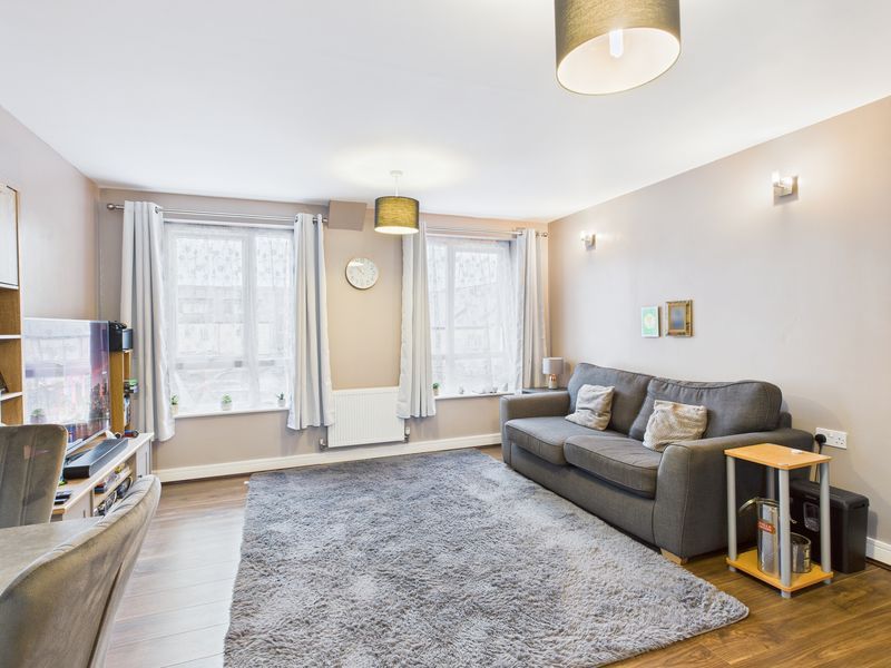 Property photo 2 of 9 Lounge Area