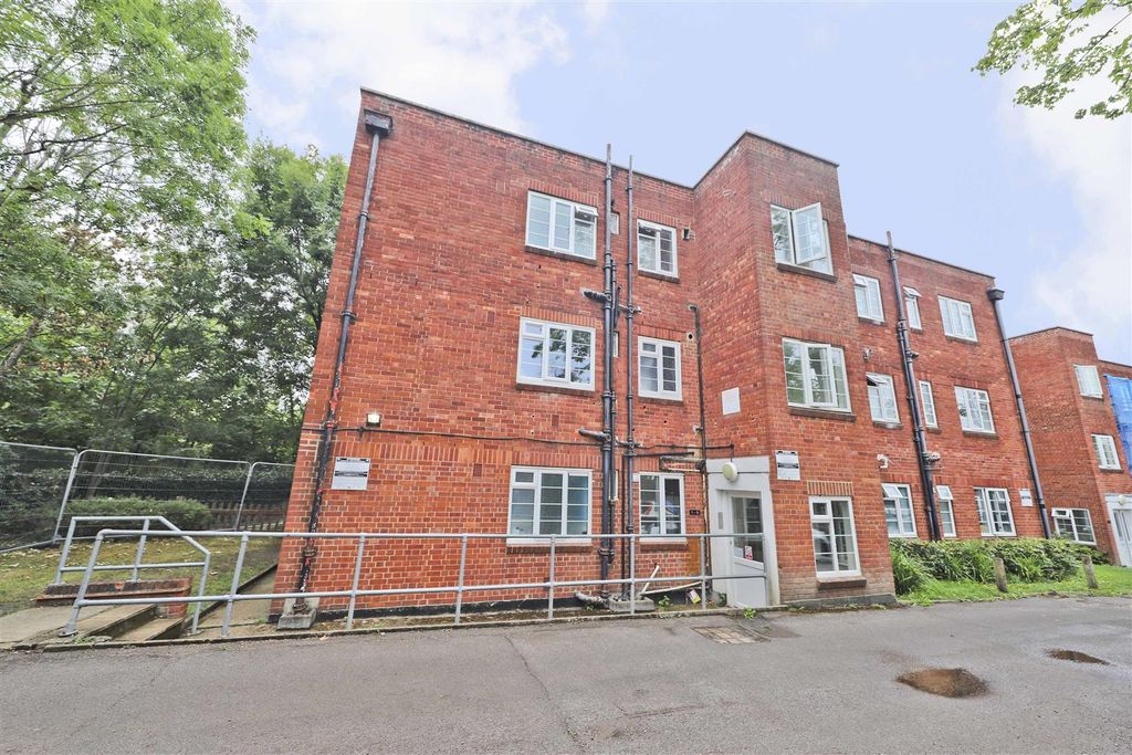 Property photo 1 of 9