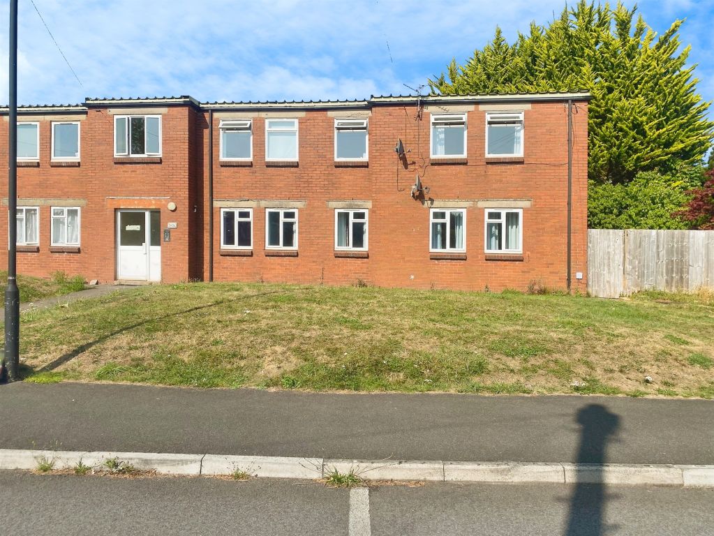 Property photo 1 of 12