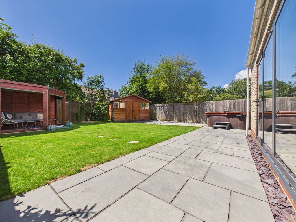 Property photo 2 of 20