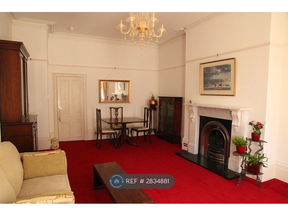 Property photo 3 of 11 Living Room