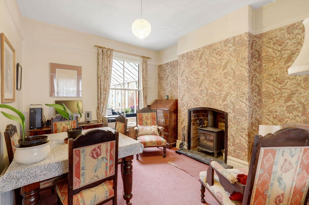 Property photo 3 of 22