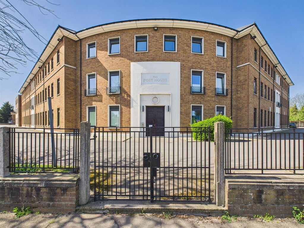 Property photo 1 of 13