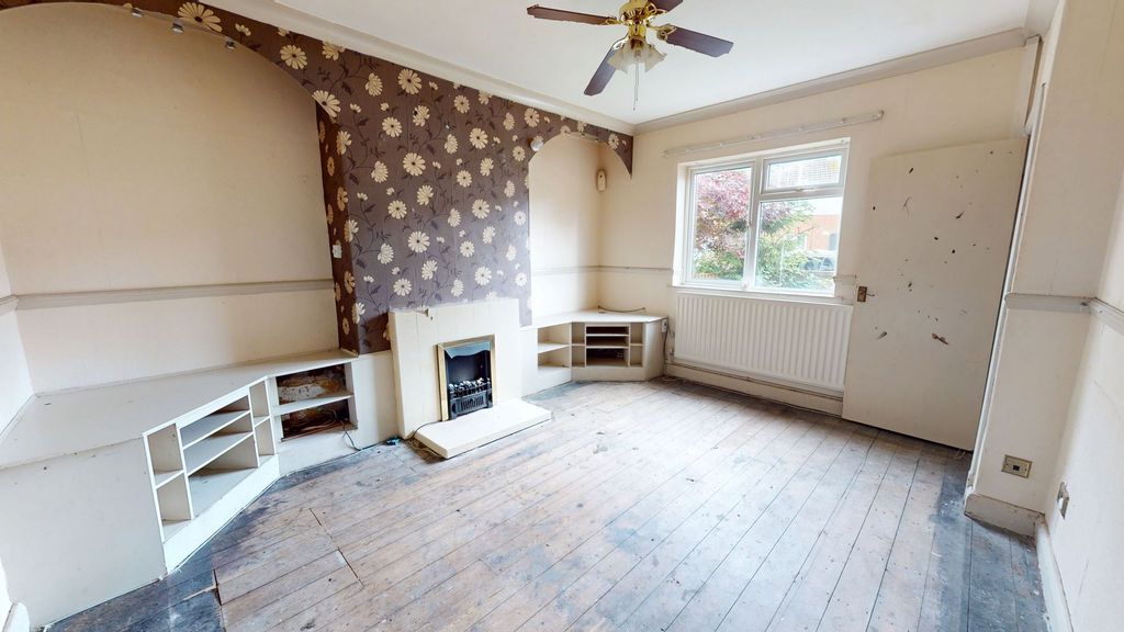Property photo 2 of 9