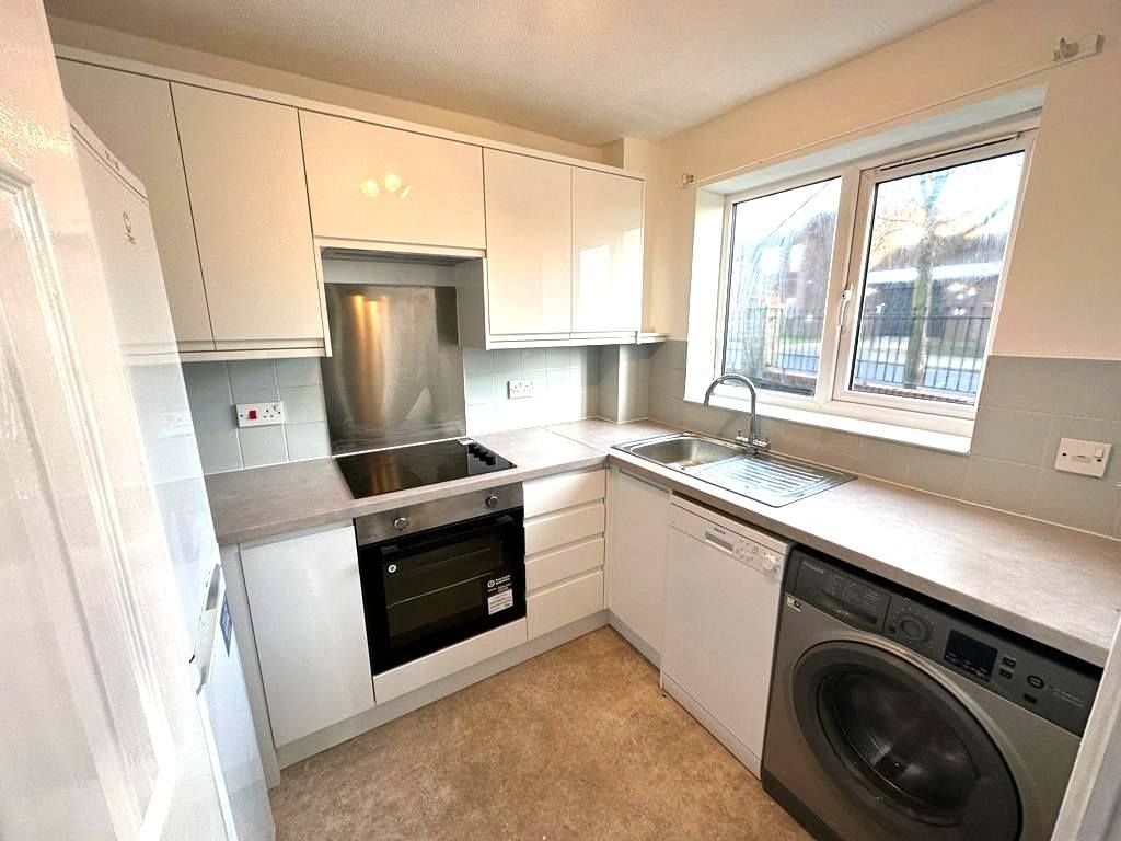Property photo 1 of 8 1 Bed Flat For Sale Cross Keys Close, London N9