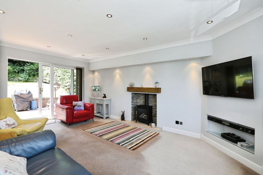 Property photo 2 of 19