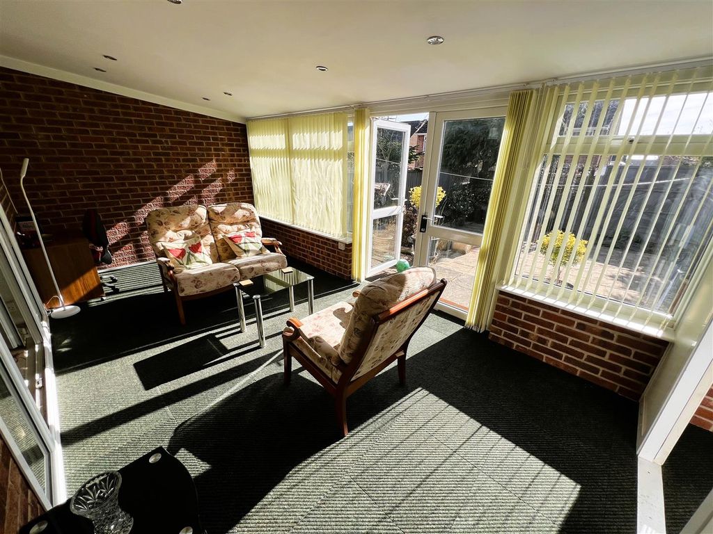 Property photo 3 of 17 Sun Room.Jpg