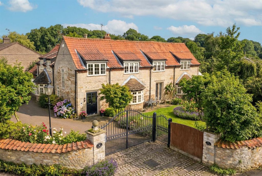 Property photo 1 of 34 Main.Jpg