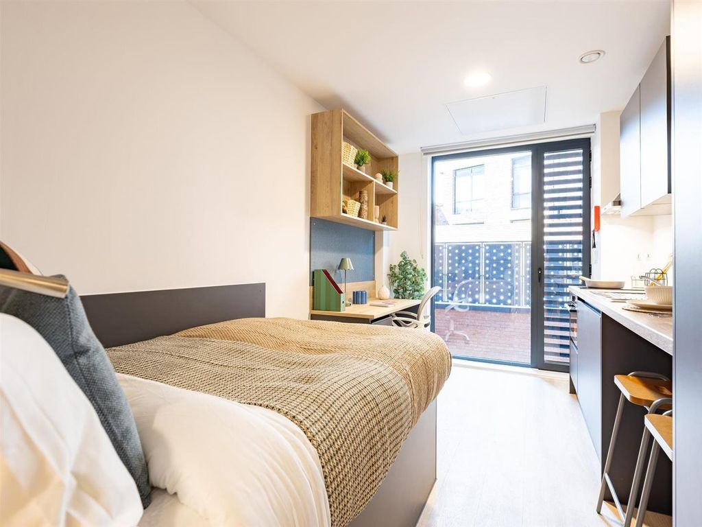 Property photo 3 of 27