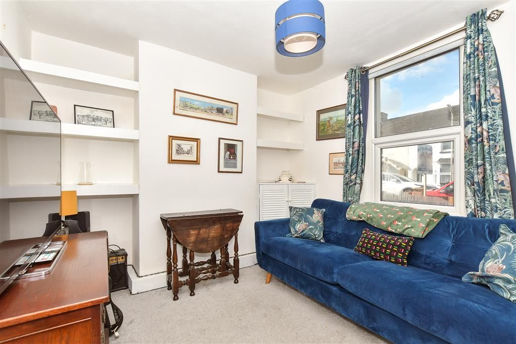 Property photo 1 of 12 Lounge