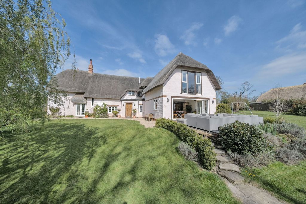 Property photo 2 of 35