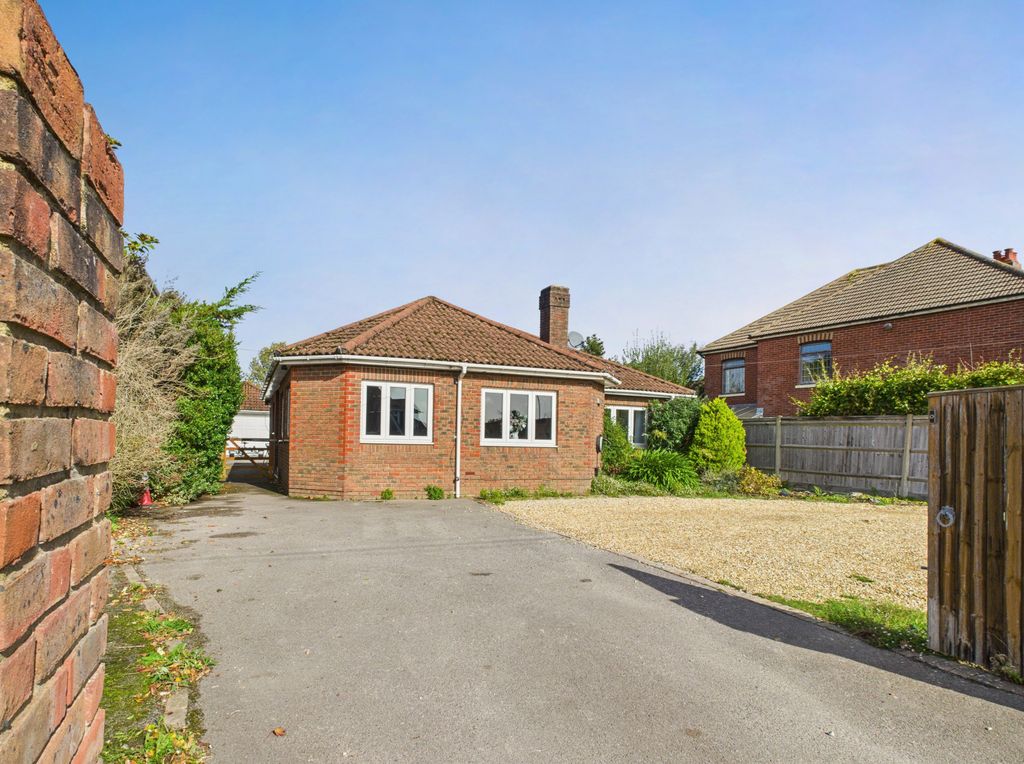 Property photo 1 of 15 Three-Bedroom Detached Bungalow For Sale