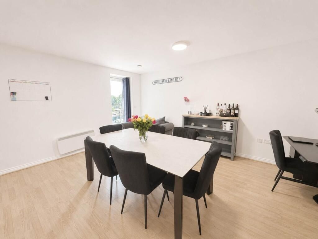 Property photo 3 of 7 Coopers Estate Agents