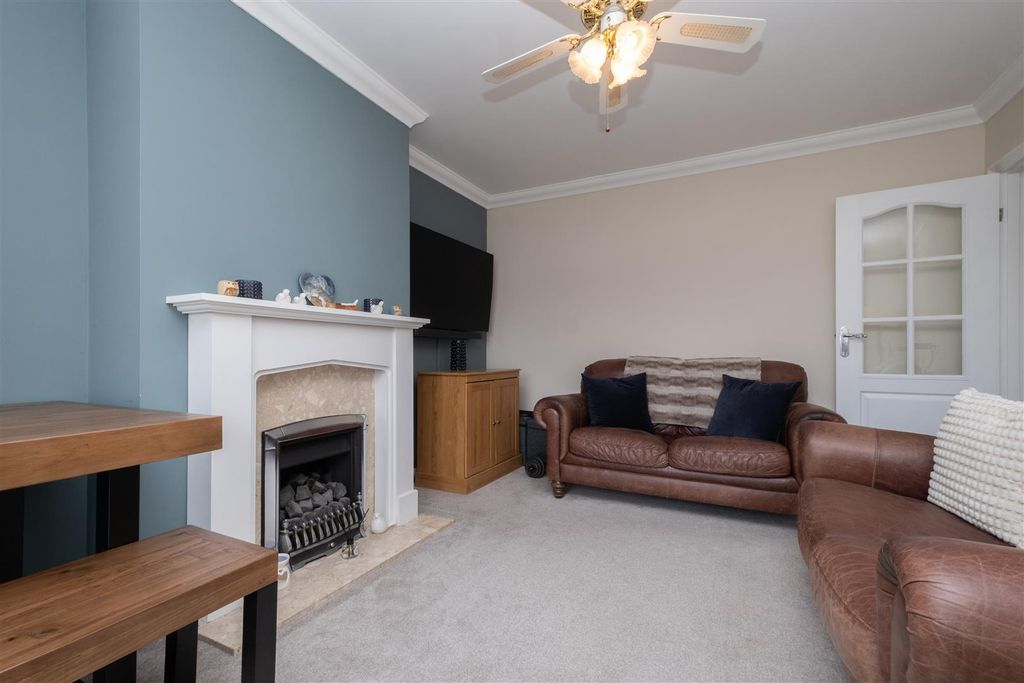 Property photo 3 of 19 Greenhill-6.Jpg