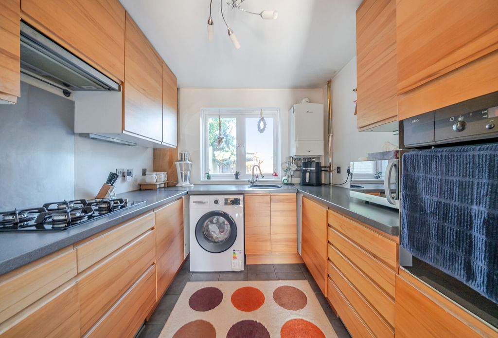 Property photo 2 of 20 1358751-7-68Da590...