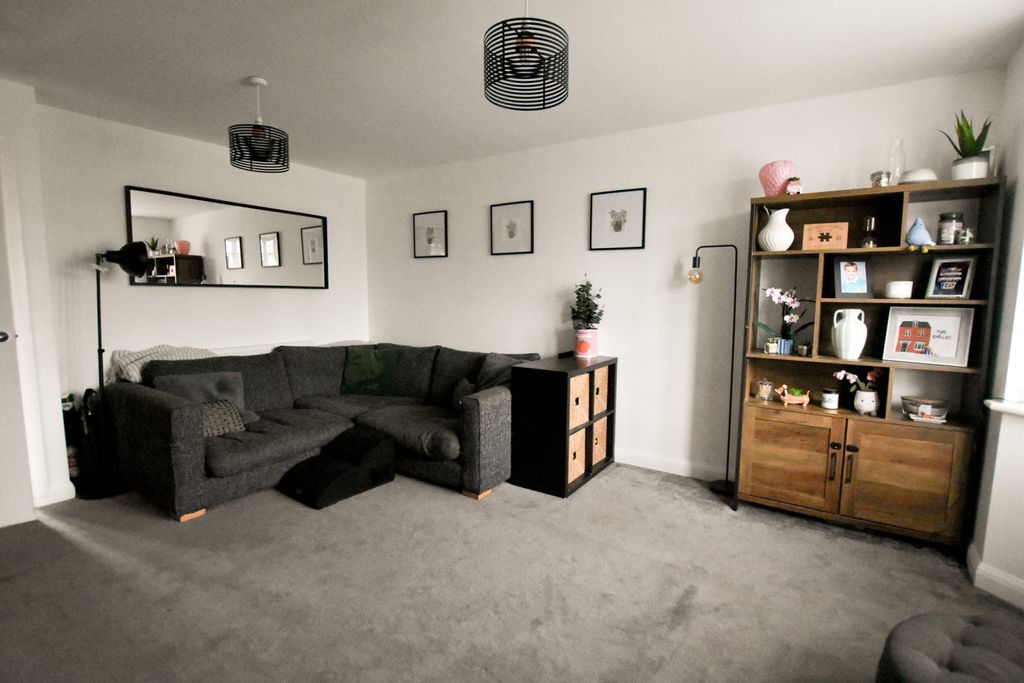 Property photo 3 of 12 Living Room