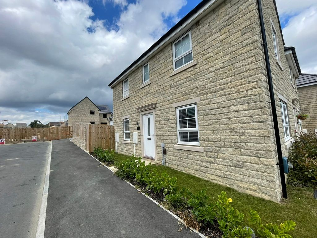 Property photo 1 of 17 Exterior