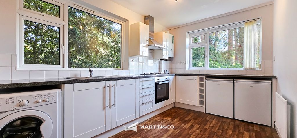 Property photo 3 of 9 Br01003 (9)