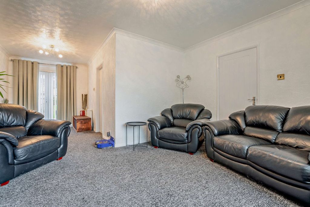 Property photo 3 of 24