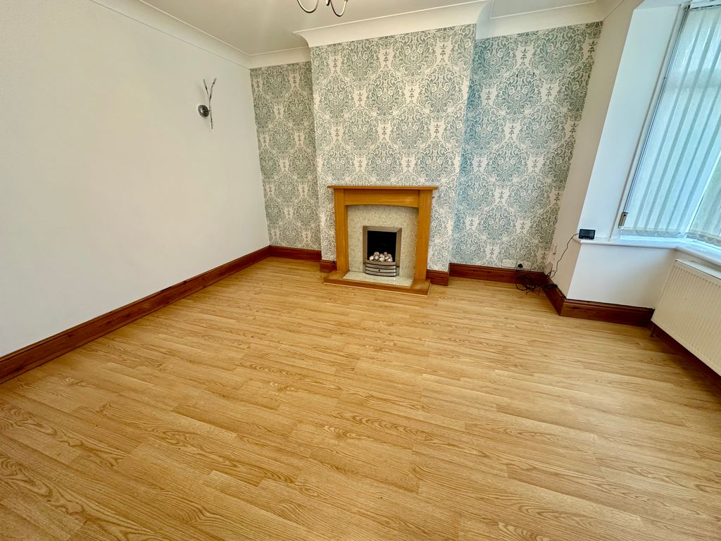 Property photo 2 of 9 Bedroom