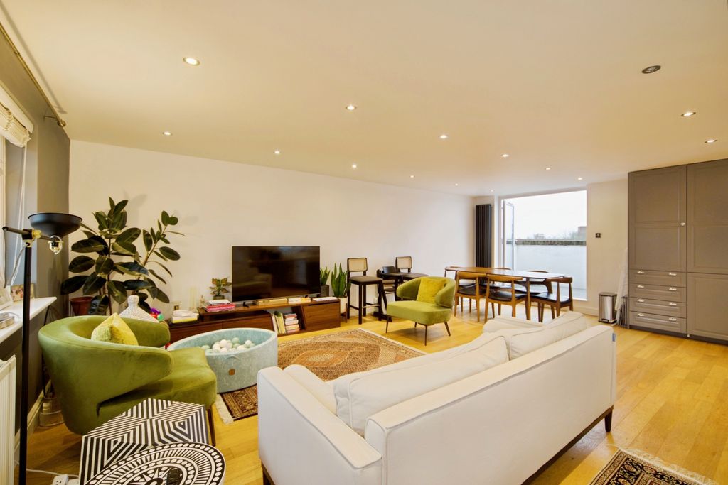 Property photo 2 of 17 Photo #2