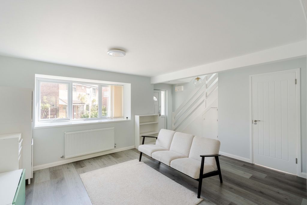 Property photo 2 of 19 15