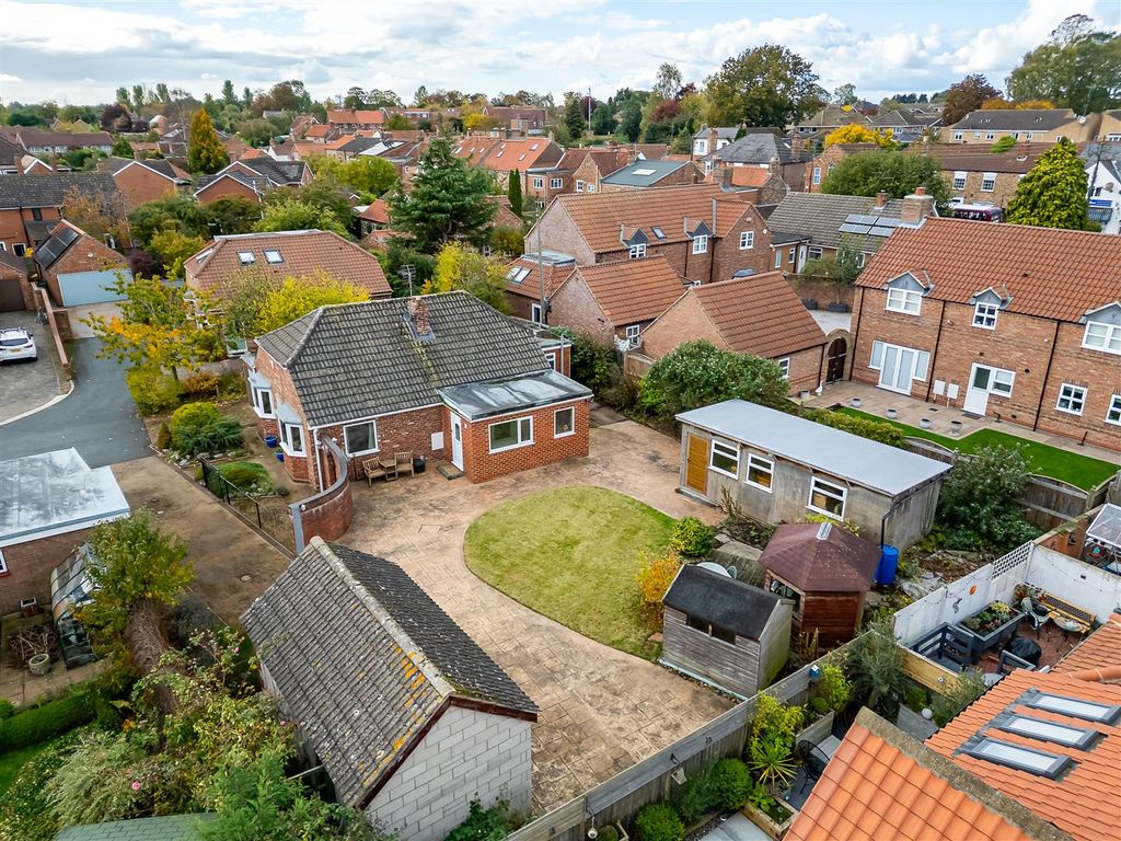 Property photo 2 of 21