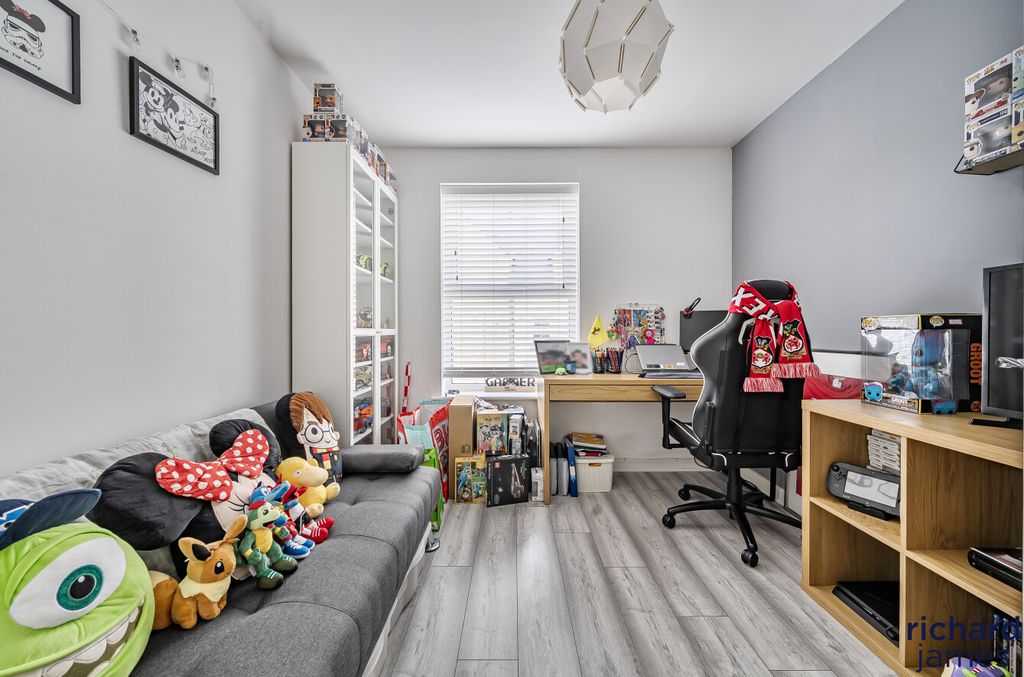 Additional image 8 of 2 bed flat for saleTruscott Avenue, Redhouse, Swindon SN25