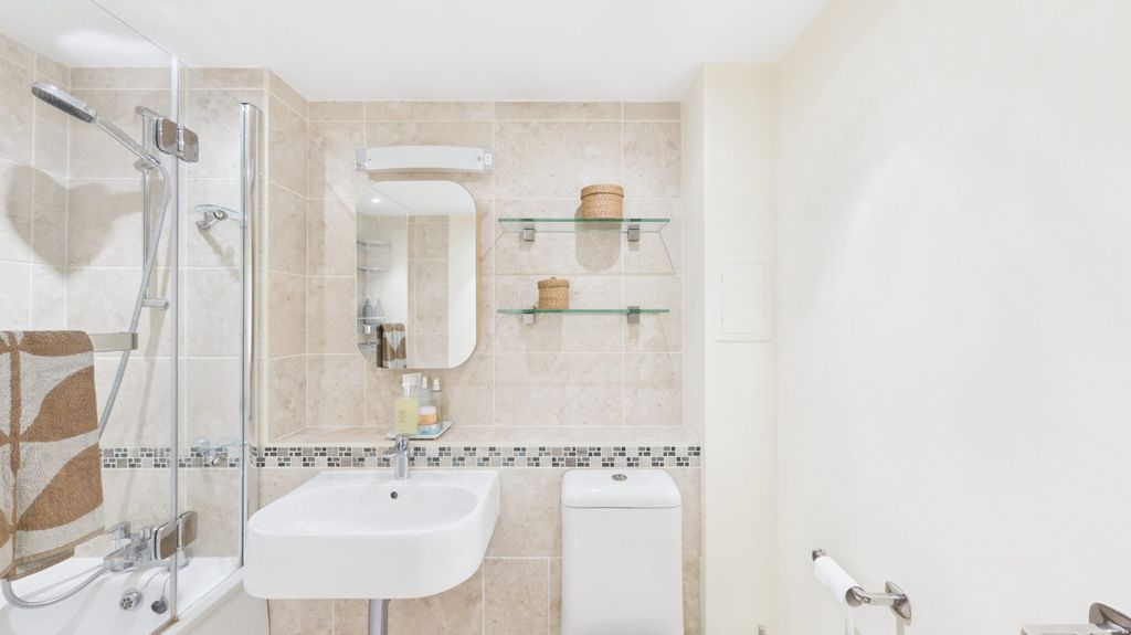 Property photo 2 of 33 Picture No. 02