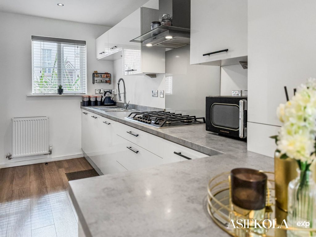 Property photo 3 of 28