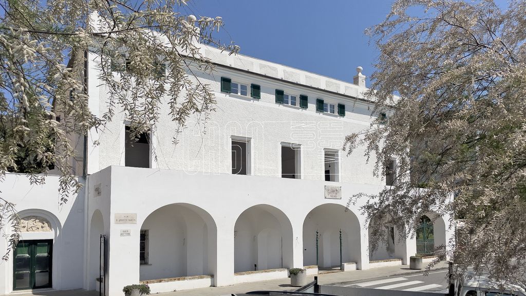 Property photo 1 of 48