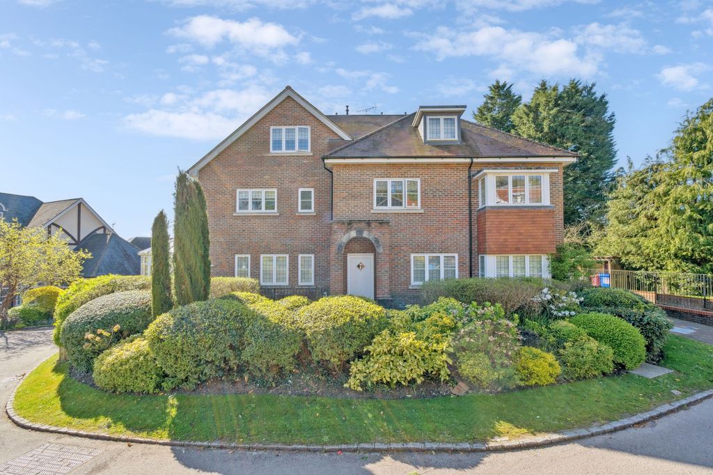 Property photo 2 of 12