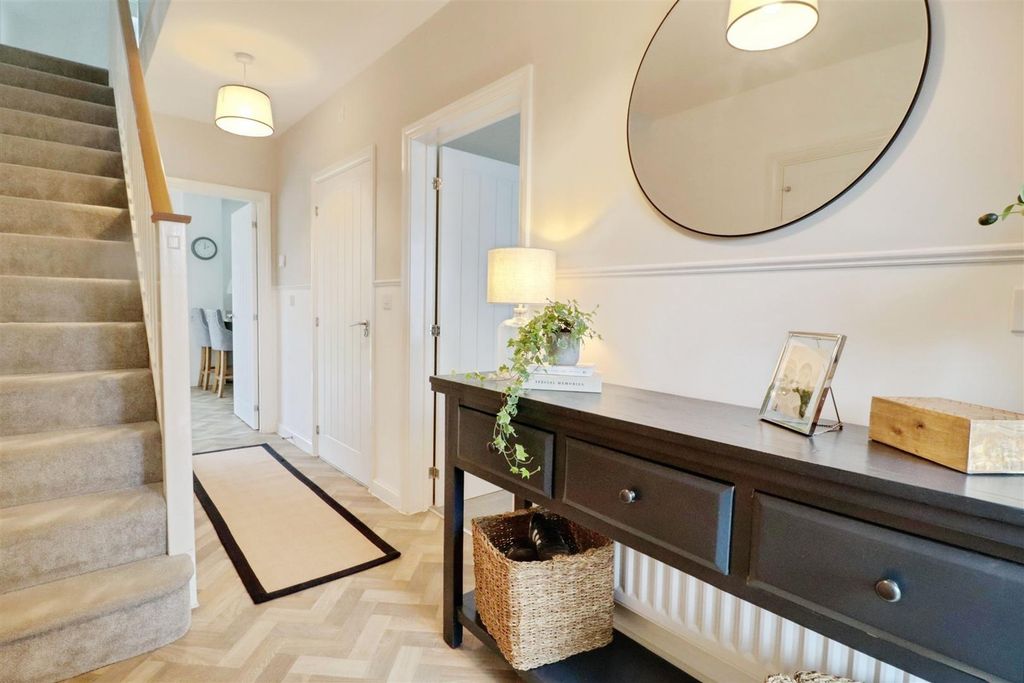 Property photo 2 of 44