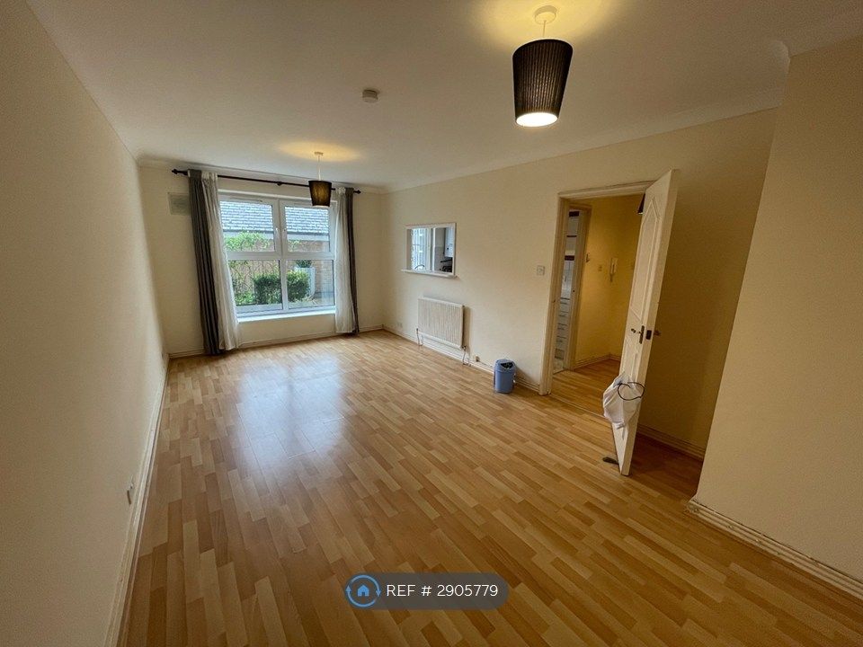 Property photo 1 of 13 Lounge