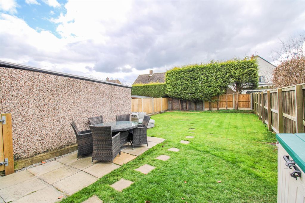 Property photo 2 of 12 Outside