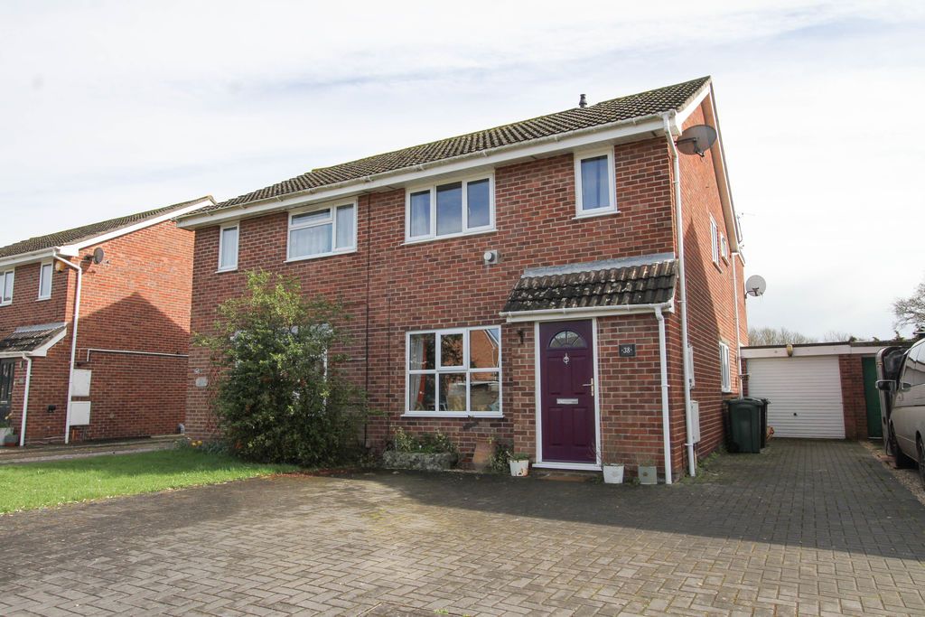 Property photo 1 of 18 Front