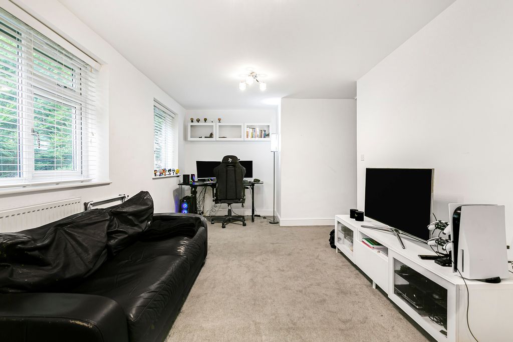 Property photo 2 of 8 Reception Room