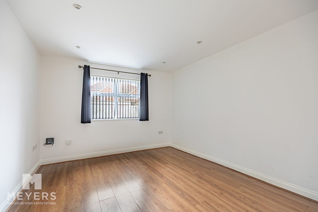 Property photo 3 of 7