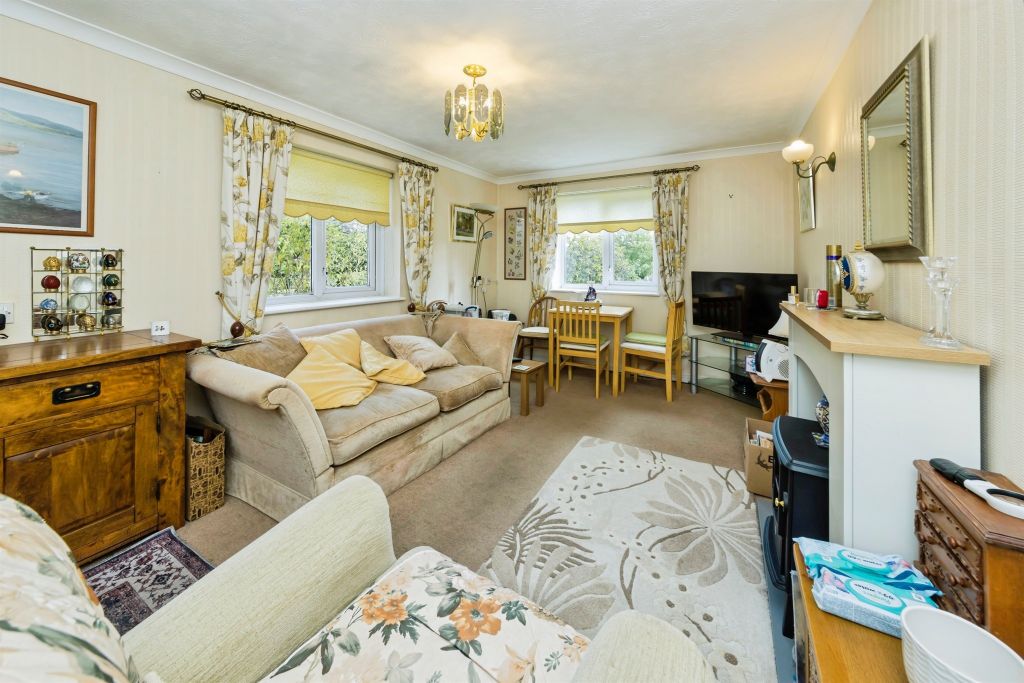 Property photo 2 of 11