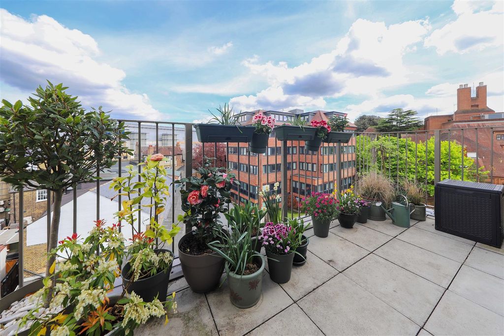 Property photo 3 of 14 Balcony