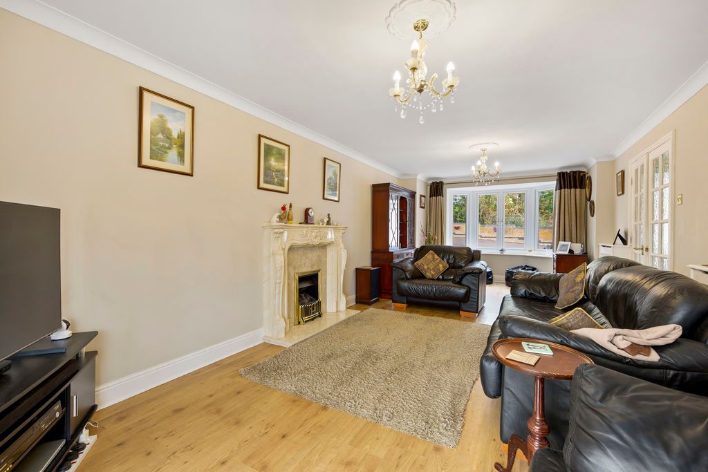 Property photo 2 of 26 Living Room