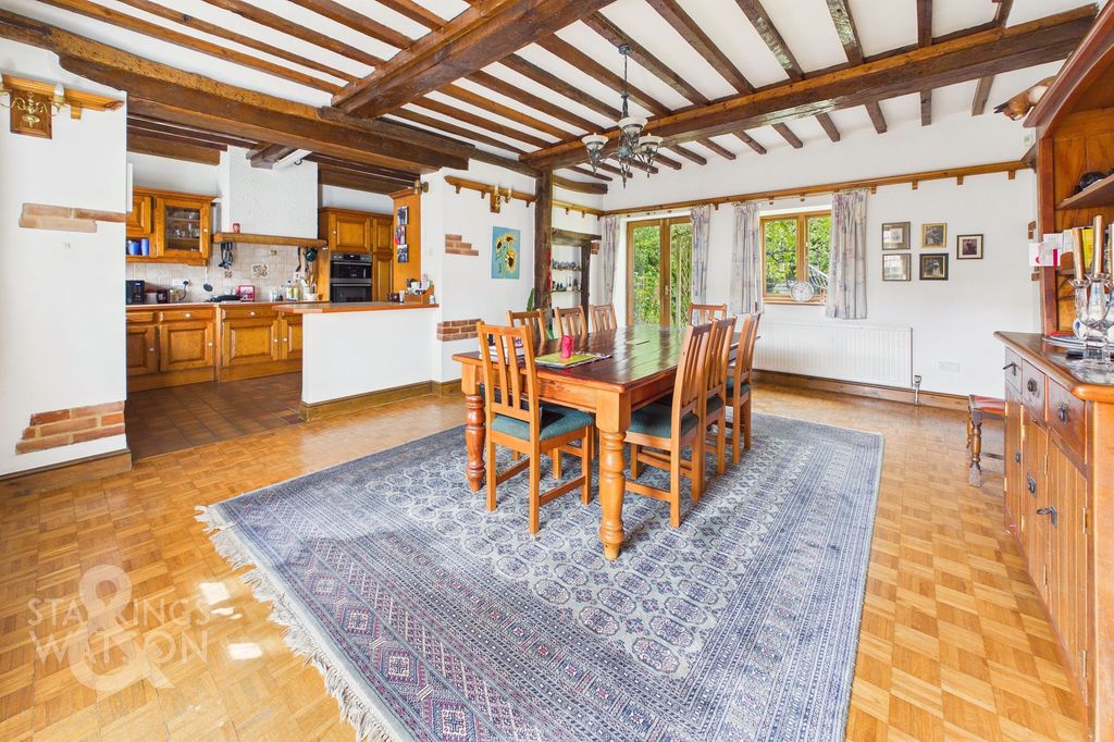 Property photo 3 of 34