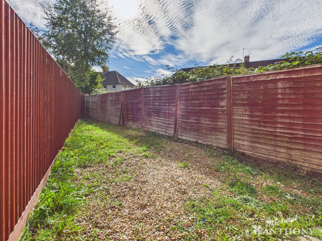 Property photo 3 of 12 Cam03852G0-Pr0811-Still004